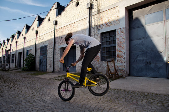 Adulthood Injustice Forgiving Bmx Jump" Images – Browse 152 Stock Photos, Vectors, and Video | Adobe Stock