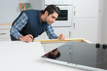 installing an electronic cooker