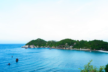 Fototapeta premium View point from top of mountain for see the beach, sea and nature of Ko Tao island of Thailand.