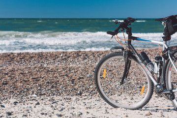 Fototapeta na wymiar Bicycle and the sea