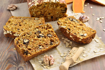 Pumpkin bread with oatmeal and walnuts