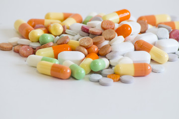 Medicines (tablets, capsules, dragees)