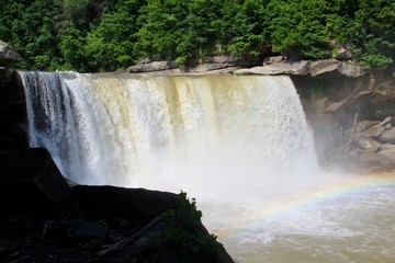 A view of Cumberland Falls in Kentucky on a sunny day.
