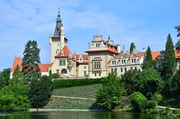 Fototapeta na wymiar Castle Pruhonice - Czech Republic