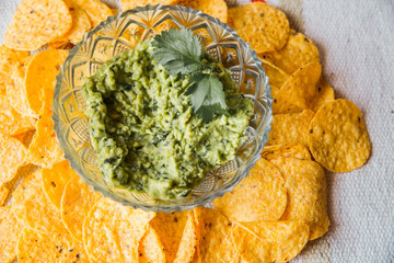 Guacamole con chips