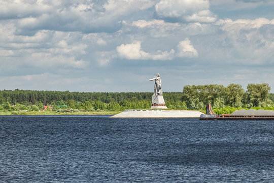 Monument Volga, Rybinsk, Russia