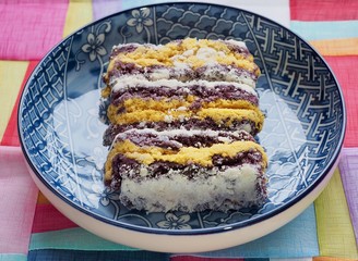 한국의 음식 흑미 호박떡 