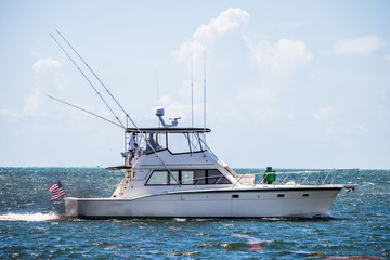 Naklejka premium boat in ocean