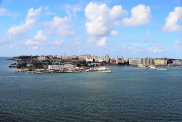 Fototapeta na wymiar Coastline and city views along Old San Juan , Puerto Rico