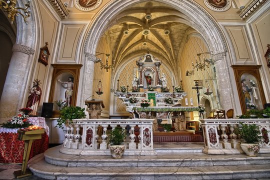 Altare della Chiesa di San Pietro e Paolo, Monastir