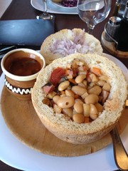 Bean soup with smoked (pork) hocks