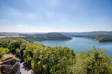 Naklejka premium Der Edersee an einem Sommermorgen