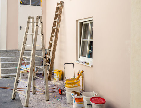 Maler Baustelle Hauswand Renovierung