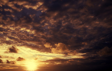 Sonnenuntergan - Dämmerung - Wolken