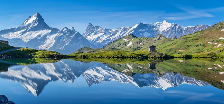 Les Alpes Apuanes - Adobe Stock