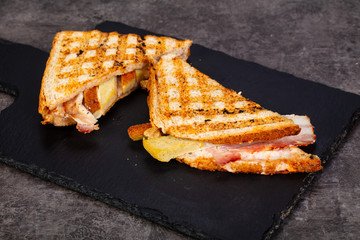 Sandwich with bacon