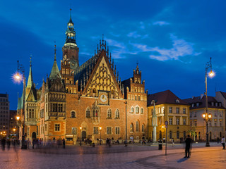 Obraz premium Wrocław - Ratusz Staromiejski w niebieskiej godzinie