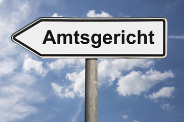 Obraz premium Wegweiser Amtsgericht 