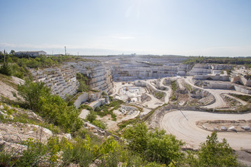 Marble limestone ore white quarry open pit mining technology