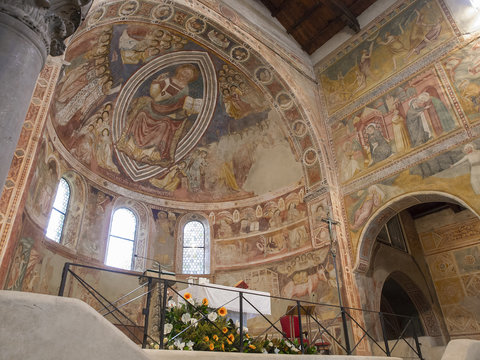 details of the interior of the Pomposa abbey