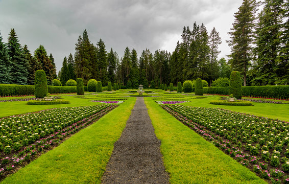 Path to fountian in Manito Park Spokane Washington
