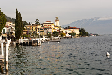 Uferpromenade in Gardone Riviera, Gardasee, Lago del Garda, Provinz Brescia, Region Lombardei, Italien