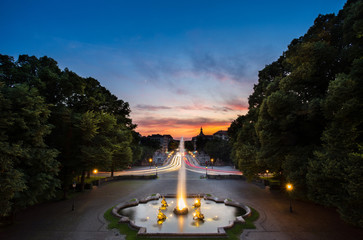 Fountain at Friedensengel, where is the famous landmark for suns