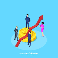 Obraz premium people in business suits stand next to a growing arrow and gold coins, isometric image