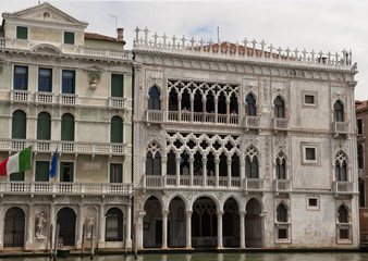 Fototapeta na wymiar Ca' d'Oro, gotischer Wohnpalast, heute Museum, am Canal Grande, Venedig, Venezia, Italien