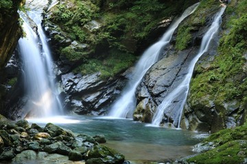 Obraz premium 高千穂の竜ヶ岩の滝（Tatugaoka no taki）