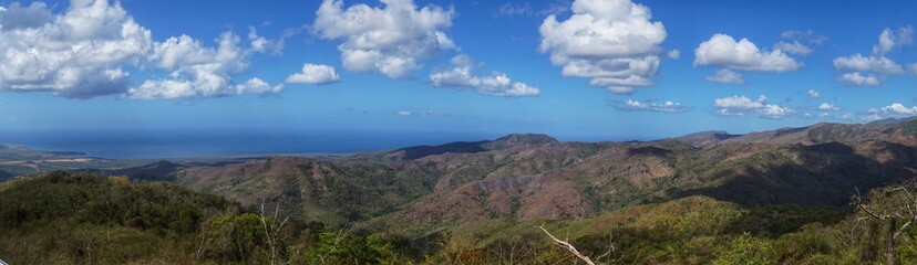 Aussicht von einem Berg im Topes de Collabntes auf Kuba