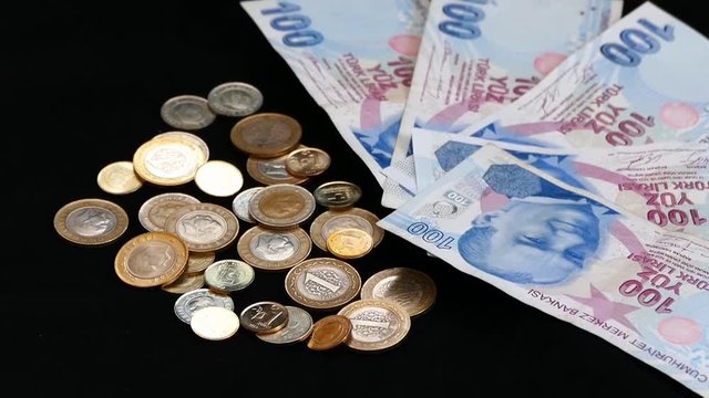 100 Turkish banknotes and 1, 50,25,10,5, metal coins,
