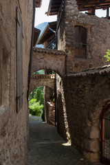 Fototapeta na wymiar Medioevo in borgo antico Italia