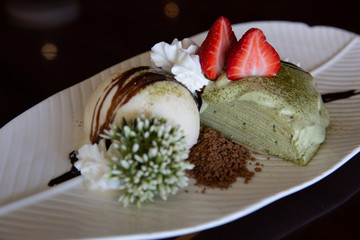 Obraz na płótnie Canvas Green Tea Crepe Cake