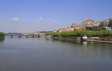Fototapeta na wymiar the riverside of river Mondego in Coimbra