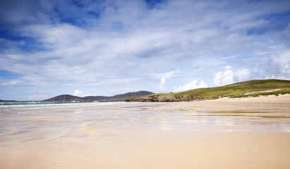 Traigh Iar beach, Isle of Harris on a sunny day. - 214359948