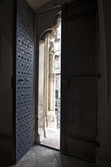 Fototapeta premium Eingangstür, Katholische Kirche Maria am Gestade Wien, Österreich