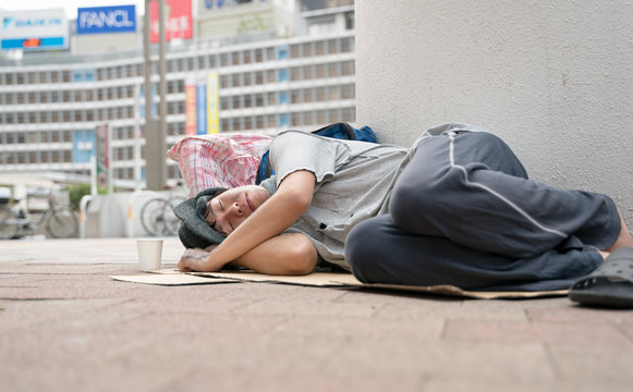 ホームレス・寝る