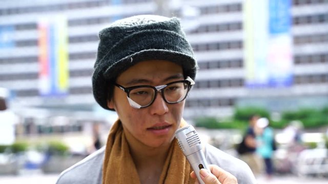 街頭インタビュー・ホームレス