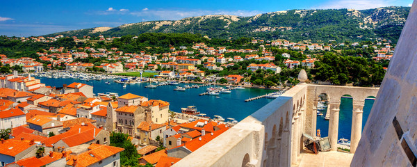 Naklejka premium Town Rab on Croatian island from above