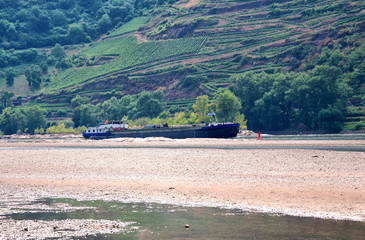 Rheinpegel auf Tiefstand