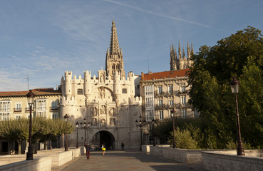 Obraz premium Stadttor Arco de Santa Maria, Burgos, Kastilien, Station auf dem Jakobsweg, Camino de Santiago