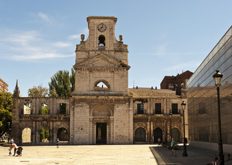 Ruine Kloster San Juan, Monasterio de San Juan,  Museo Municipal Marceliano Santa Maríal, Burgos,...