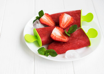 homemade strawberry ice cream