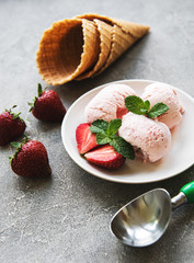 Strawberry ice cream