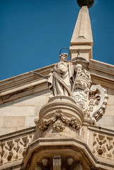 Fototapeta na wymiar Estatua del Salvador en la Catedral de Toledo