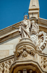 Fototapeta na wymiar Detalle del Salvador, puerta del perdon en la catedral de Toledo