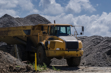 DUMP TRUCK - Vehicles on the construction site