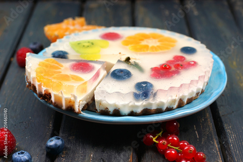 &amp;quot;Kuchen mit frischen Früchten&amp;quot; Stockfotos und lizenzfreie Bilder auf ...