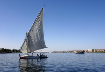 Fototapeta na wymiar Feluke am Nil - felucca on the Nile